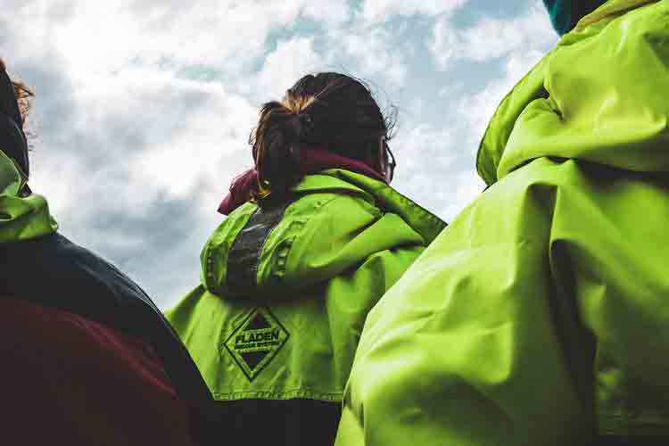 5 Tips for Raincoat Procurement for Your Workers